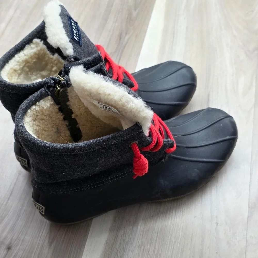 Sperry J.Crew Saltwater Duck Boots Wool Shearling Waterproof Grey Red 9 M Womens